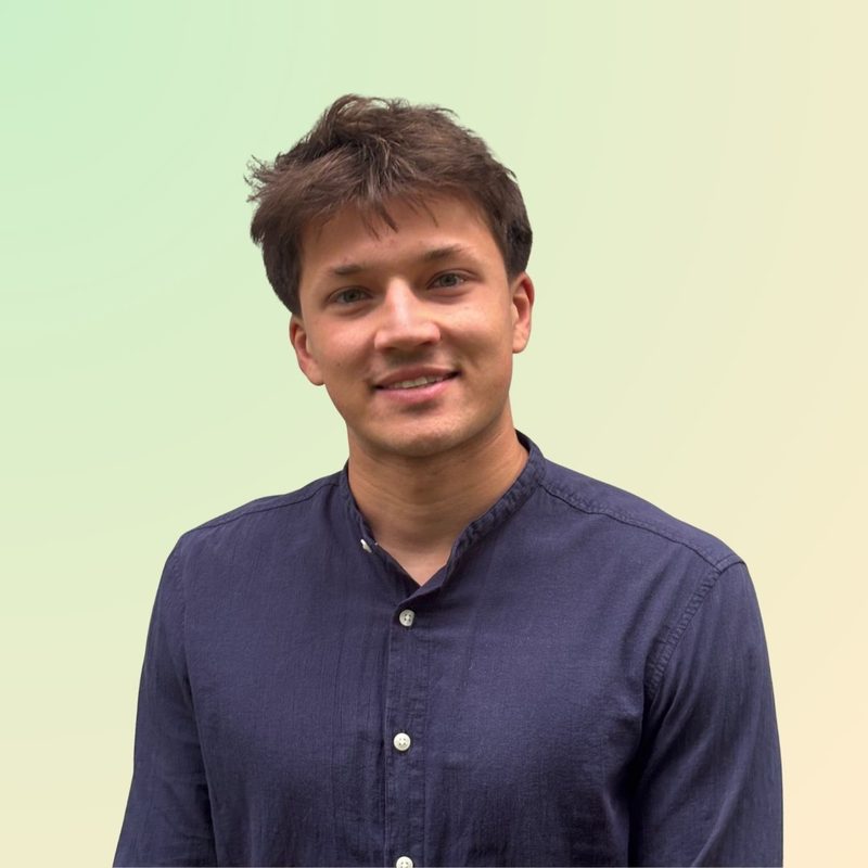 Yannis Labitzke, Kommunikationslehrer in der Kaam-in Academy
